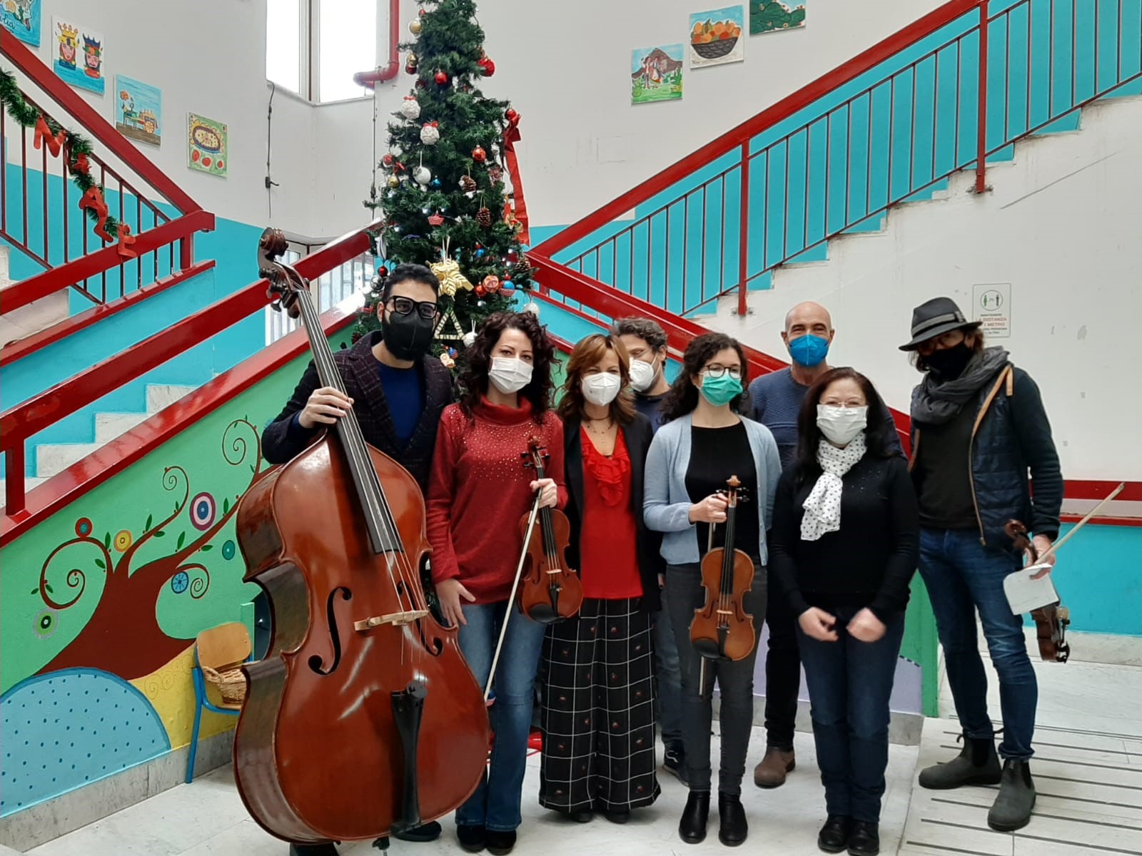 Natale “omnicomprensivo” e “curricolo verticale”. L’Istituto ”Grazia Deledda” e il Liceo ”Turrisi Colonna”, insieme per il futuro